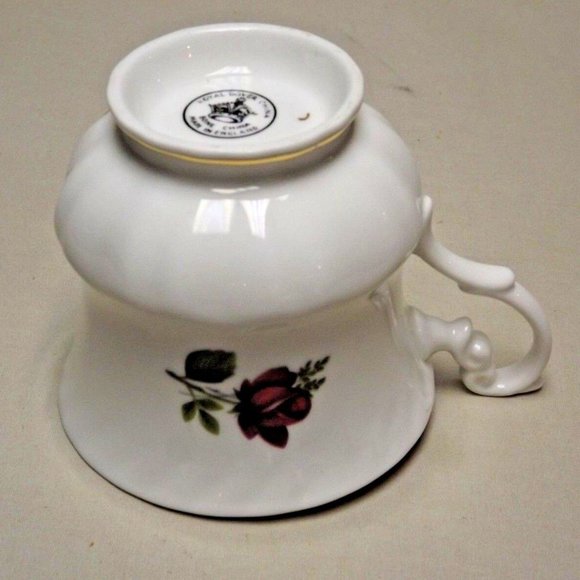 Royal Dover Bone China England Red Roses Pattern Tea Cup and Saucer - Picture 13 of 14